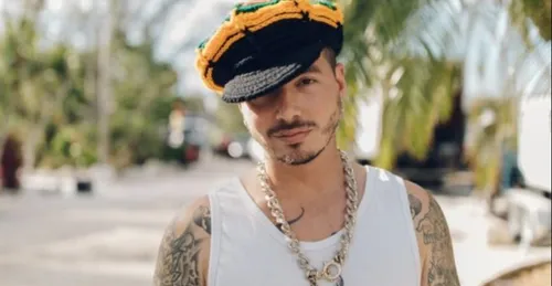 J Balvin fait ses premiers pas d’acteur dans un clip (Vidéo)