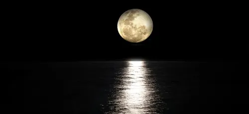 Historique : la Chine se pose sur la face cachée de la Lune !