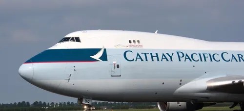 Cathay Pacific vend des billets de première classe à prix cassés...