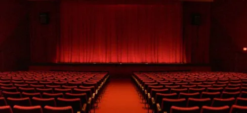 Paris : « Nu et approuvé », la pièce de théâtre à voir tout nu !