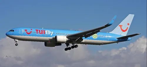 Découvrez pourquoi une famille a dû s’asseoir par terre pendant un vol