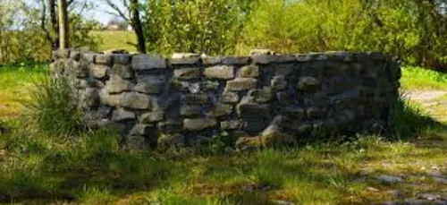 L’Espagne retient son souffle pour sauver un enfant tombé dans un...