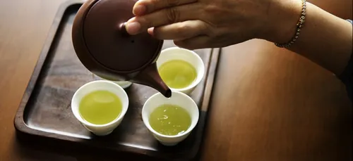 Le thé : entre cérémonies et rituels, découvrez le trésor des...