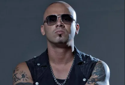 Wisin dévoile comment il a surmonté la mort de sa fille d'un mois