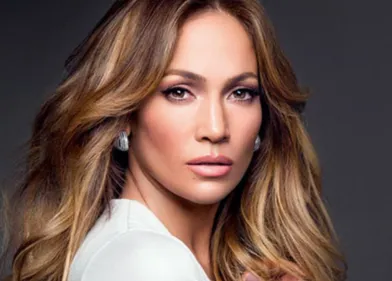 Jennifer Lopez se met au pole dance ! (Vidéo)