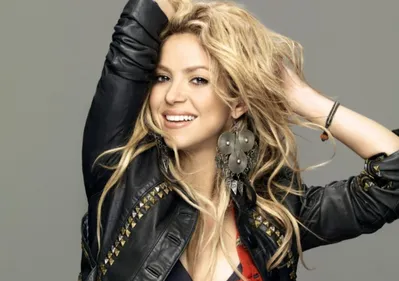 Shakira se met à la boxe… avec la police (Vidéo)