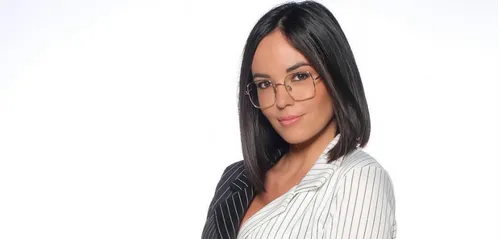 Agathe Auproux révèle être atteinte d’un cancer (Photos)