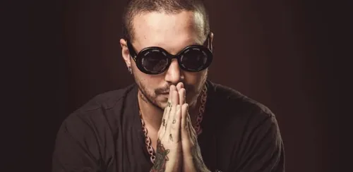 Quand J Balvin tente une figure acrobatique, c'est la catastrophe...