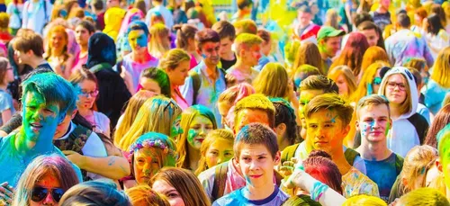Holi : la fête traditionnelle indienne colorée est de retour à Paris