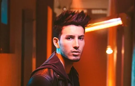 Sebastian Yatra révèle avoir fait de la chirurgie esthétique (Vidéo)