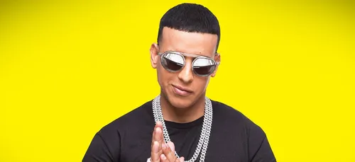 Daddy Yankee met le feu avec « Con Calma Remix » sur le plateau...