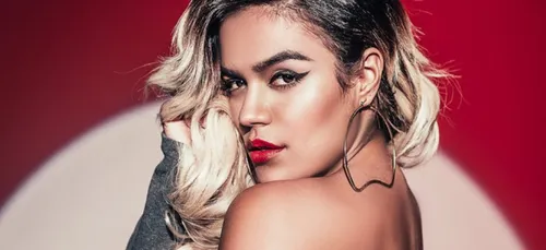 Karol G : son adorable geste envers une fan en fauteuil roulant...