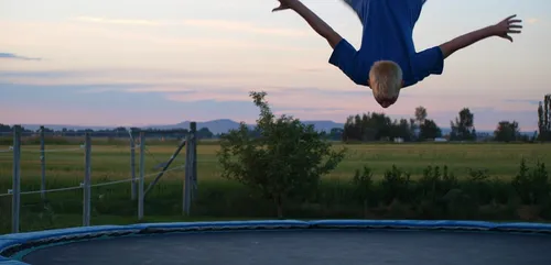 Paris : découvrez le Rebounding, ce nouveau sport qui cartonne