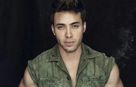 Prince Royce comparé à « une imitation bon marché de Ricky Martin »