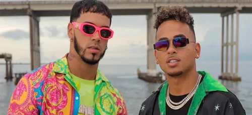 Ozuna et Anuel AA adressent un message à leurs fans dans « Cambio »...