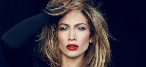 Jennifer Lopez s'affiche sans maquillage et affole les internautes...