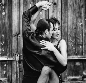 Paris : venez apprendre à danser la salsa gratuitement sur les...