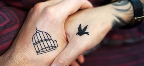 Inka : la marque de tatouages éphémères à faire à la maison (vidéo)