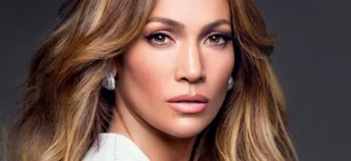 Quand Jennifer Lopez reprend le volant pour la première fois en 25...