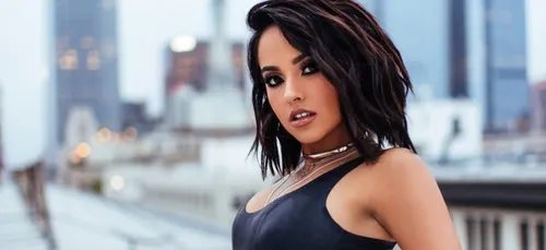 Becky G dévoile une photo de sa mère, les fans sont bluffés par sa...