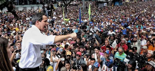 Venezuela : l’opposition veut pousser Nicolas Maduro à démissionner...