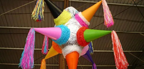 Mexique : pour Noël, on casse des piñatas (vidéo)