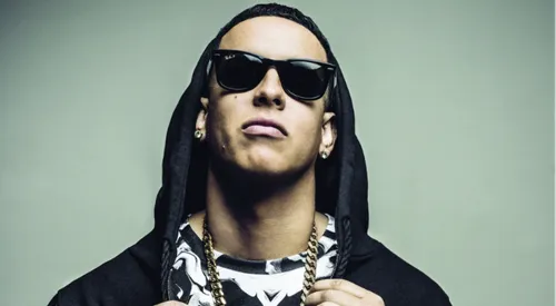 Quand Bad Bunny et Lunay s’invitent par surprise au concert de...