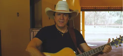 Le chanteur brésilien Juliano Cézar meurt sur scène en plein concert