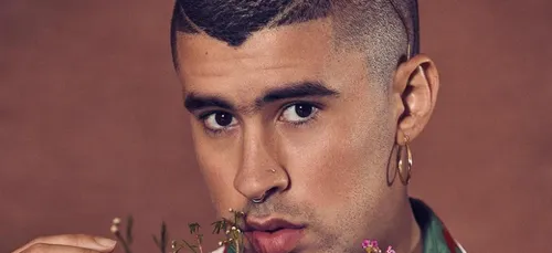 Bad Bunny s'affiche enfin en public avec sa petite amie (photo)
