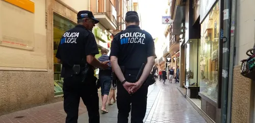 Coronavirus : des policiers espagnols font le show pour soutenir la...