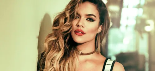 Karol G fait un incroyable don aux familles touchées par le Covid-19