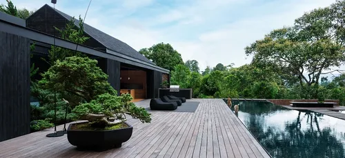 J Balvin dévoile l’intérieur de ses deux spectaculaires demeures...