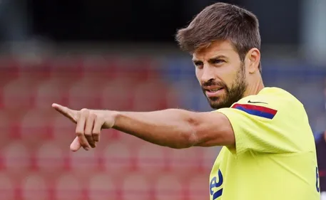 Shakira : quand son mari Gérard Piqué débarque au Camp Nou… à vélo...