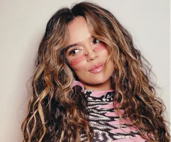 Karol G dévoile le making-of de son clip « Ay, Dios Mío ! » (vidéo)