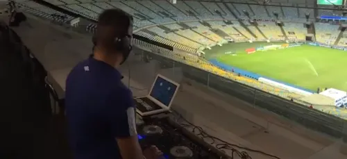 Brésil : un DJ invité à mettre l’ambiance dans un stade de foot...
