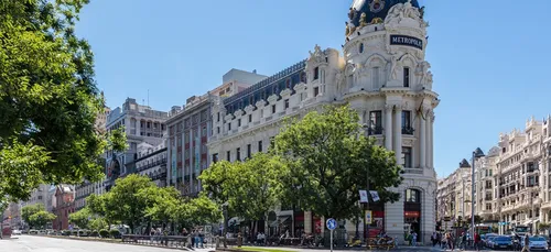 Madrid resserre la vis face au Covid-19