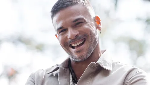 Pedro Capó tease son prochain album et dévoile une date de sortie...