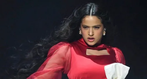 Rosalía star du prochain défilé de la marque de lingerie signée...