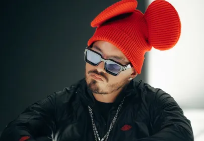 J Balvin : le documentaire sur sa vie dévoile sa première...