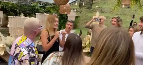 Quand J Balvin fait pleurer sa copine avec une surprise pour son...