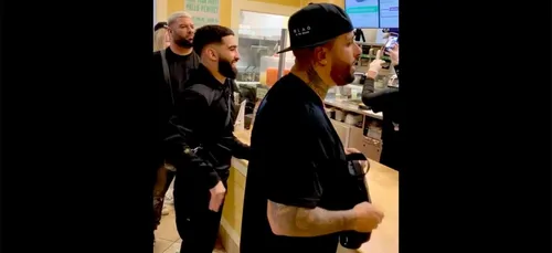 Quand Nicky Jam surprend les employés d’un restaurant en leur...
