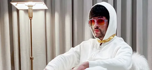 Bad Bunny lance son propre modèle de Crocs phosphorescentes (photo)