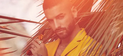 Maluma dévoile une photo de son prochain clip avec Myke Towers