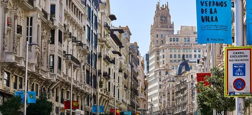 Face à l’épidémie de Covid-19, l’Espagne se barricade