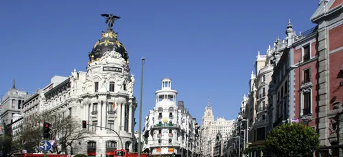 Espagne : En pleine pandémie de Covid-19, les médecins du public...