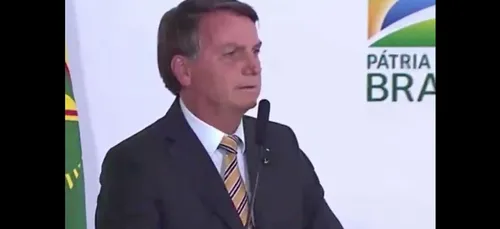 Bolsonaro trouve que le Brésil est « un pays de pédés » face au...