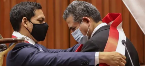 Au Pérou, le président par intérim Manuel Merino annonce sa démission