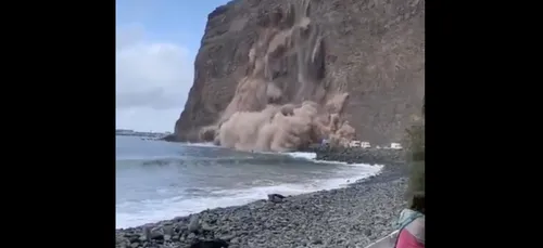 Espagne : une falaise s’écroule à deux pas de la plage (vidéo)