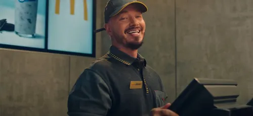 J Balvin sort une nouvelle chanson en collaboration avec McDonald’s...