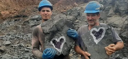 Des mineurs uruguayens trouvent un coeur sculpté naturellement dans...